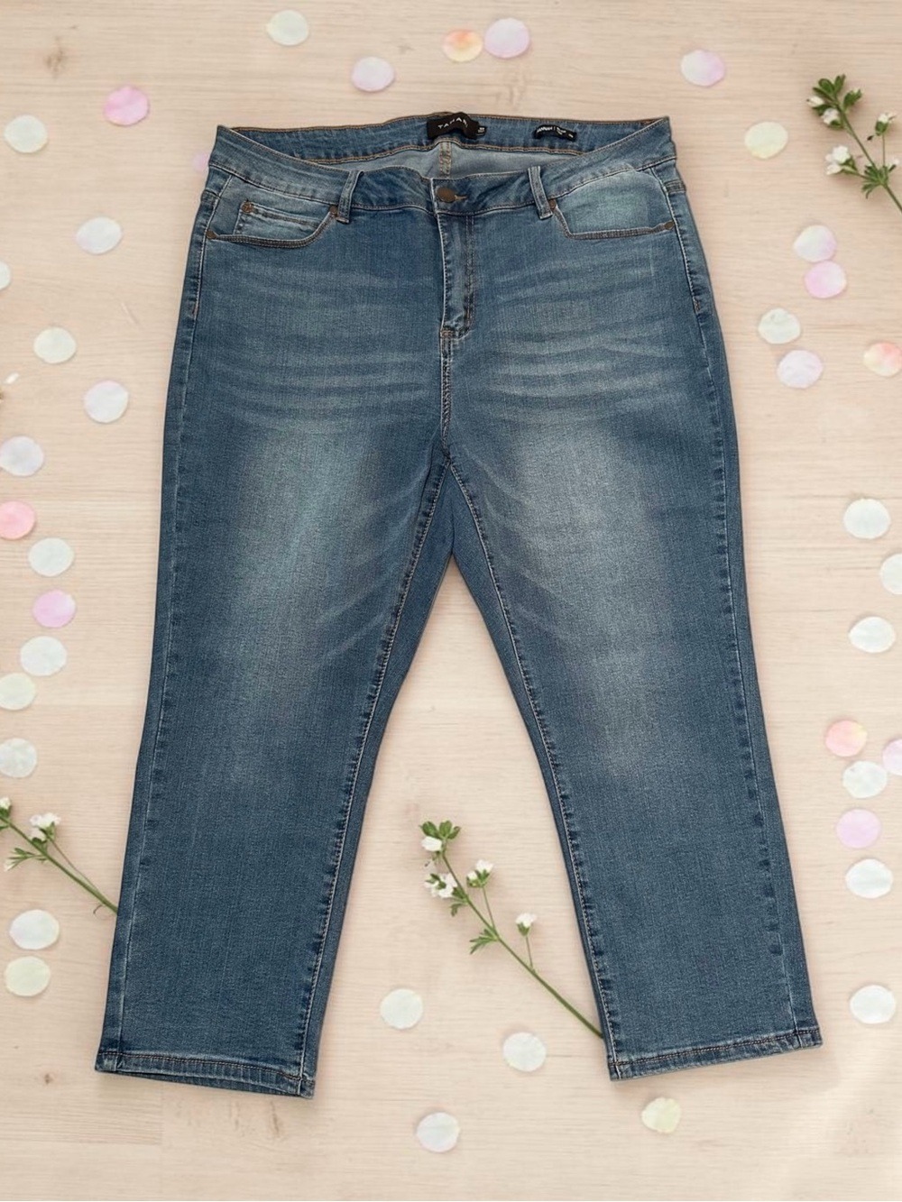 Tahari Capri Jeans Womens 18W Blue Denim Hannah Mid-Rise Cropped Capri Jeans